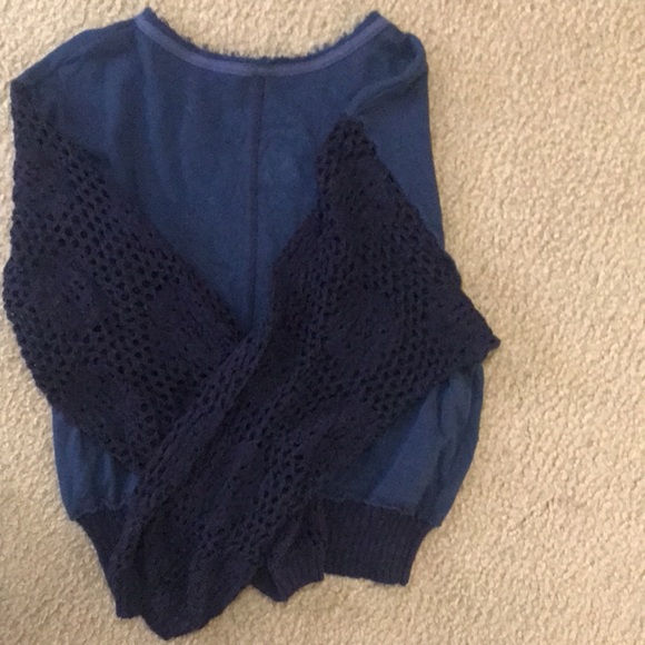 Tops - Picture 4 of 4